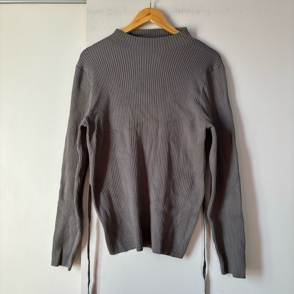 Aritzia Babaton Sculpt Knit Tie-Back Longsleeve in Grey - Picture 2 of 9